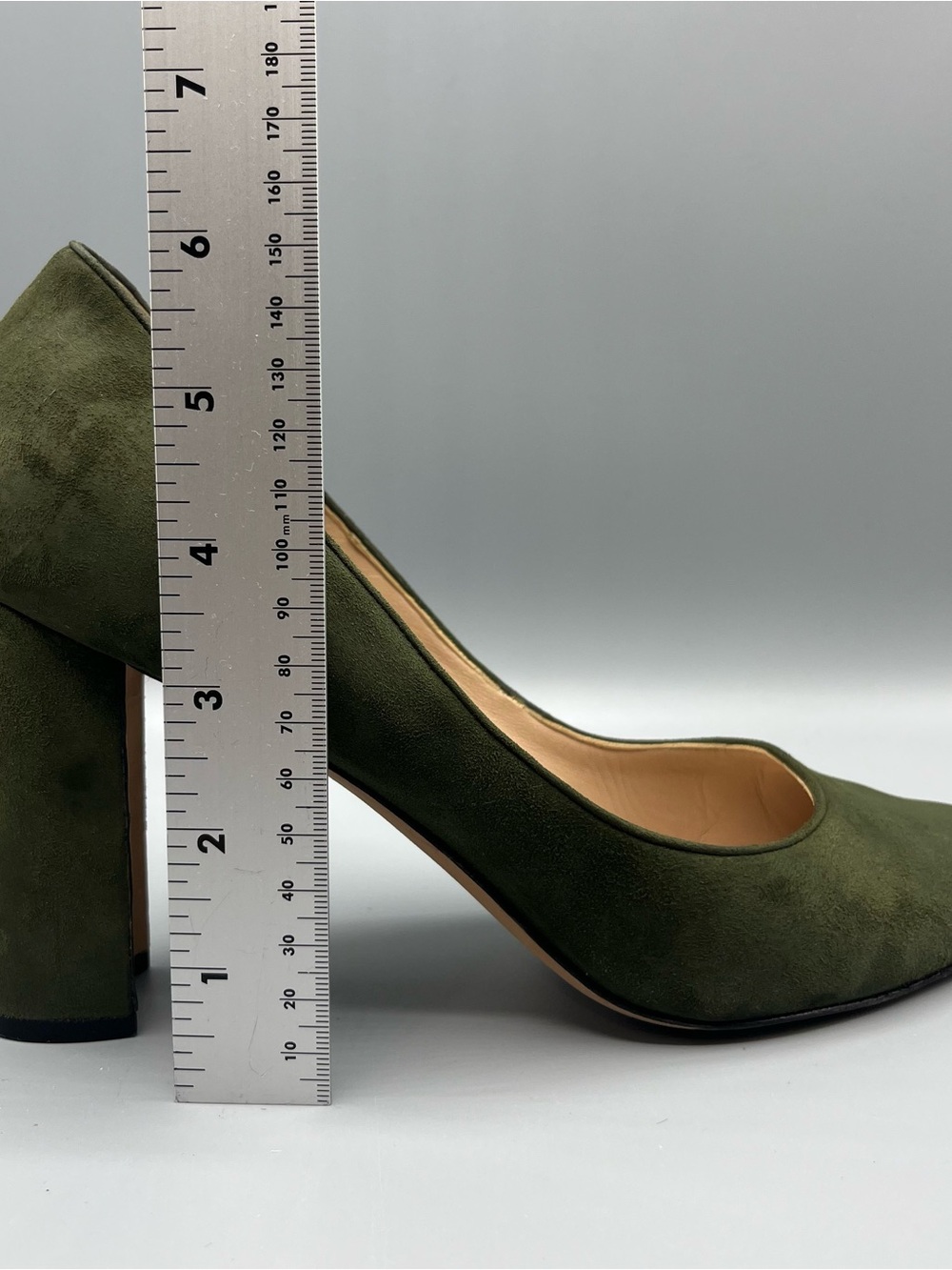 Manolo Blahnik Olive Green Suede Pointed-Toe Pumps Size IT41 US 10 - Picture 15 of 16